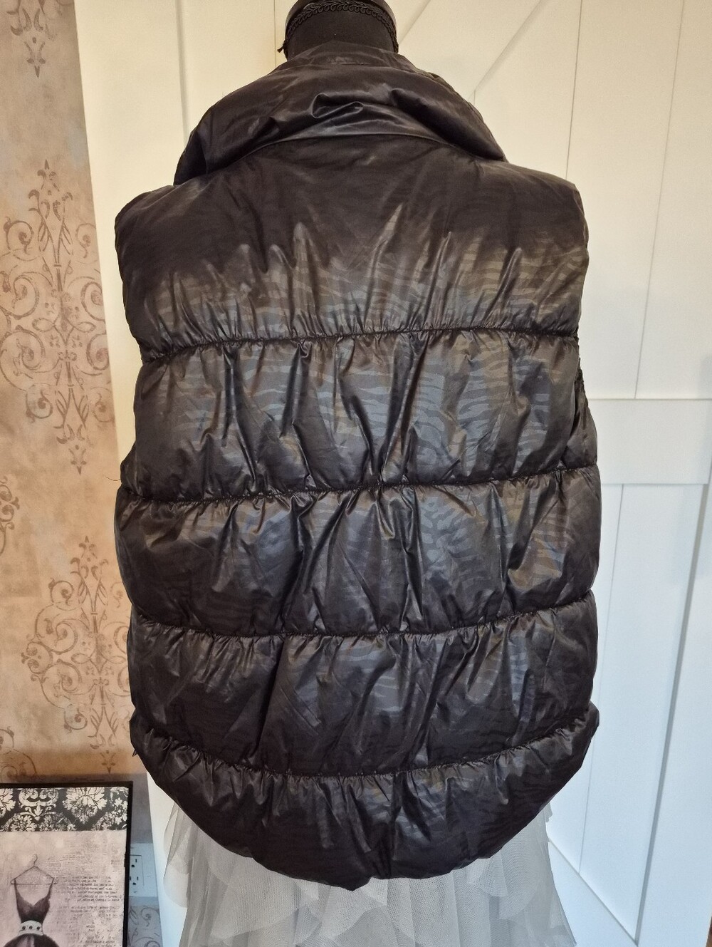 Betsey Johnson Black Quilted Puffer Vest- Size Small - Picture 12 of 12